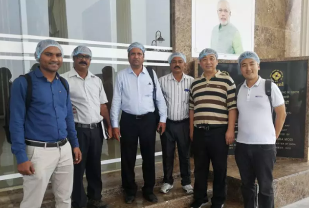 杰曼國(guó)際團(tuán)隊(duì)與戰(zhàn)略伙伴Amul公司董事長(zhǎng)合影